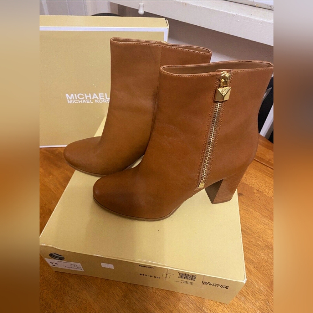 NEW Michael Kors Mk Margaret Designer Carmel Brown Boots Booties Sz 9.5